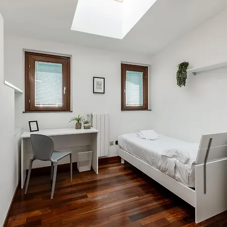 Apartment Stayeasy Sesia5 - 4 Bedrooms Penthouse, 2 Baths
