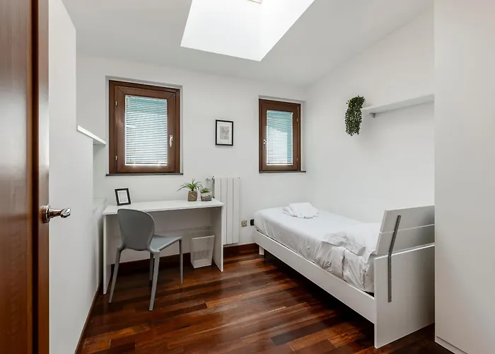 Apartament Stayeasy Sesia5 - 4 Bedrooms Penthouse, 2 Baths